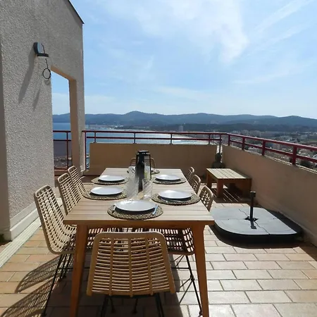 Apartment Le Lavandou, 4 Pieces, 6 Personnes - Fr-1-251-642 Le Lavandou