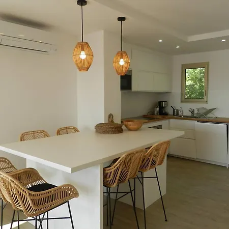 Apartment Le Lavandou, 4 Pieces, 6 Personnes - Fr-1-251-642 *